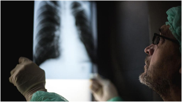 Young stonemasons are avoiding lung xrays in fear they'll become unemployable if diagnosed with silicosis.